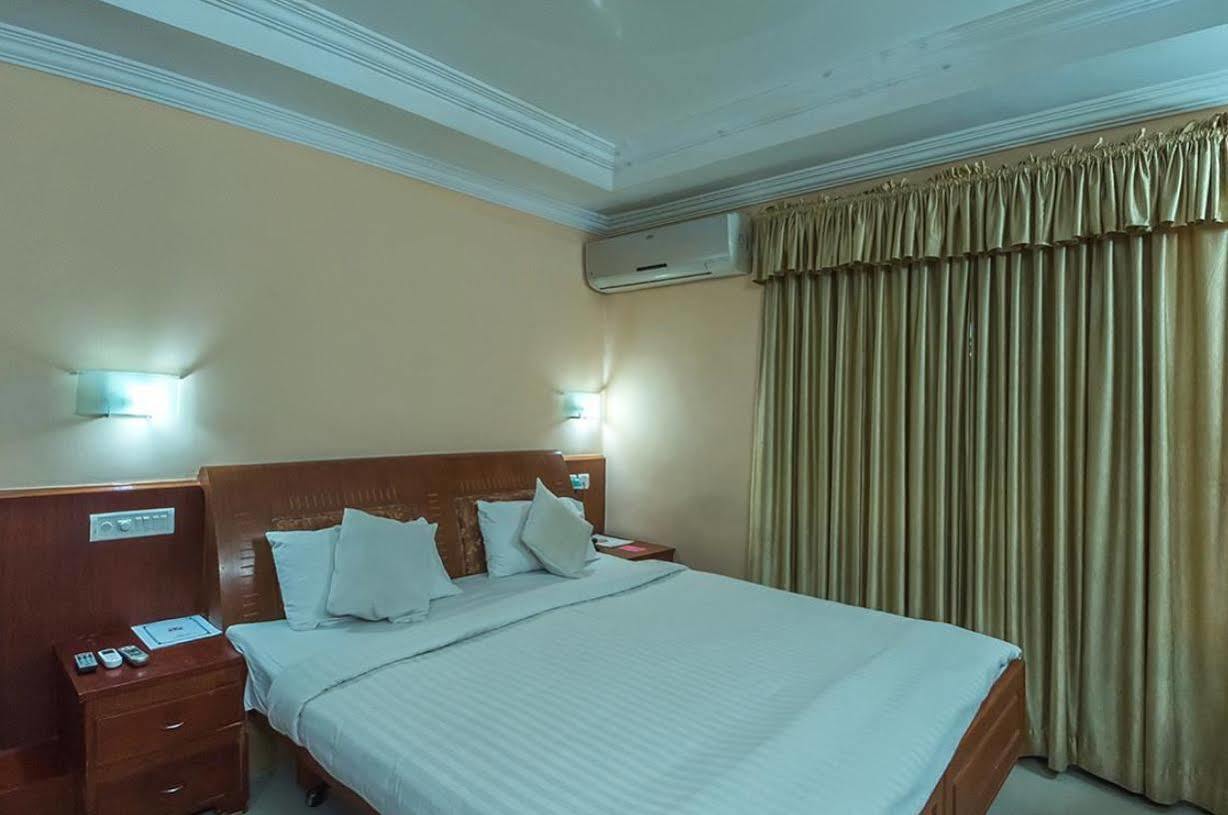 Kpm Regency Palakkad Exterior foto